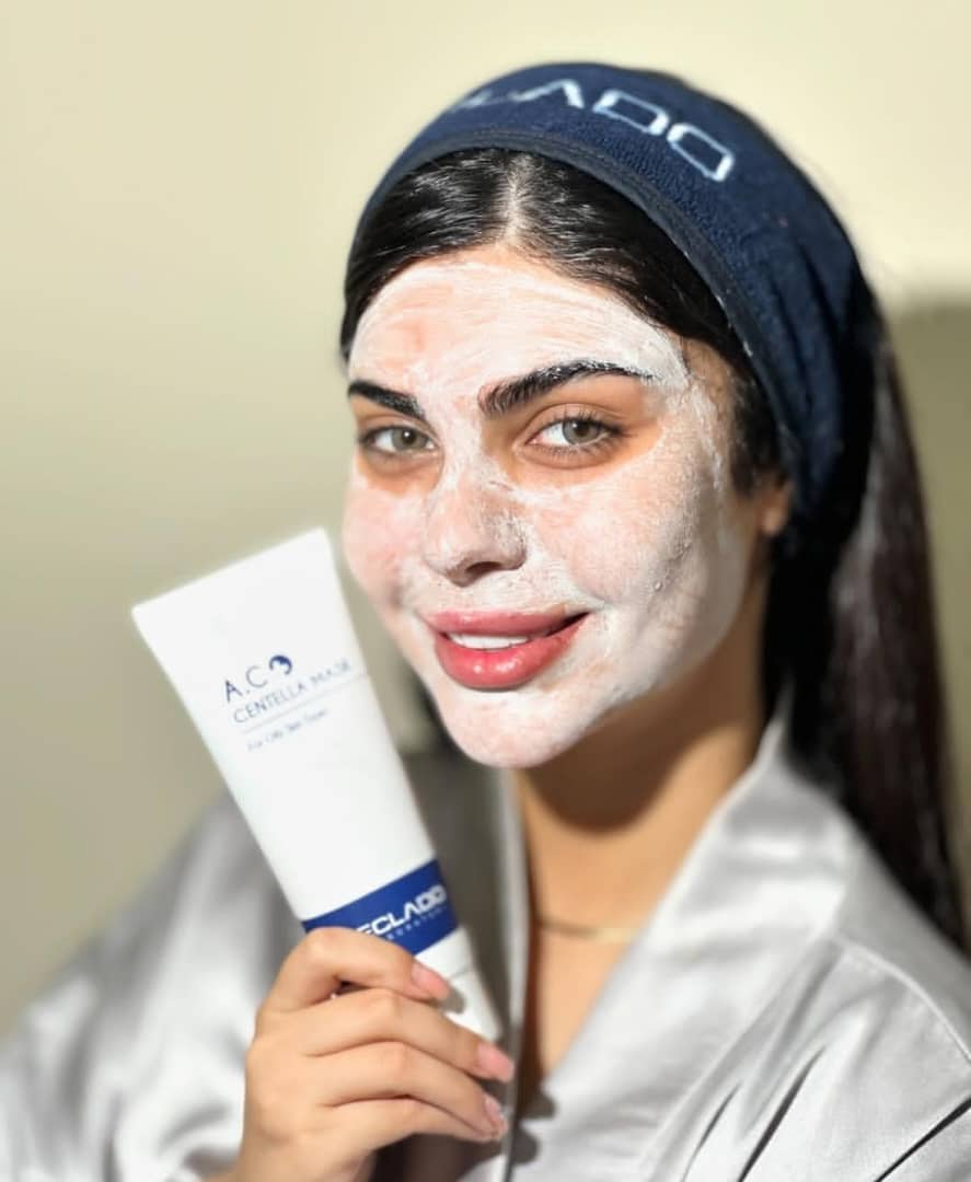 آموزش خدمات پاکسازی و مراقبت از پوست زینب نبی زاده در بابل